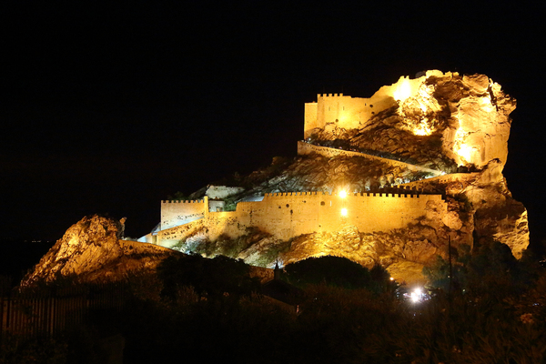 Mussomeli Burg in der Nacht