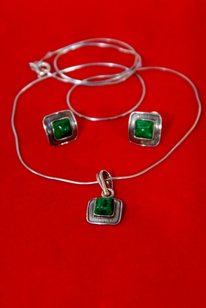 Malachite jewellery