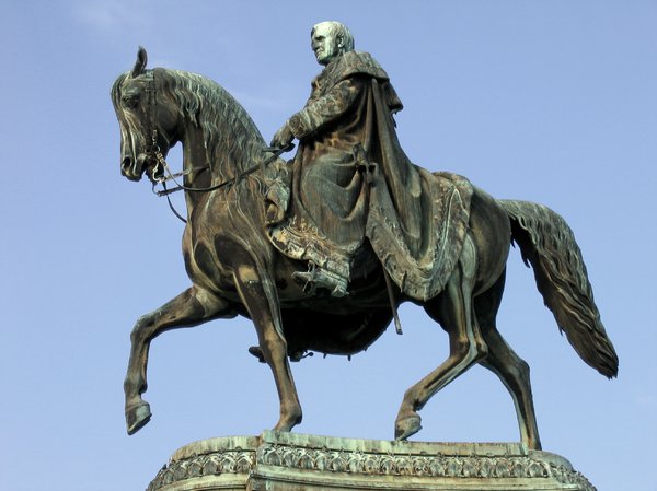 riding man statue