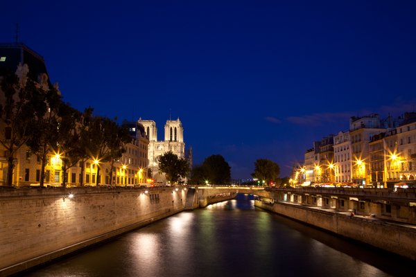 Paris sur Seine Twilight