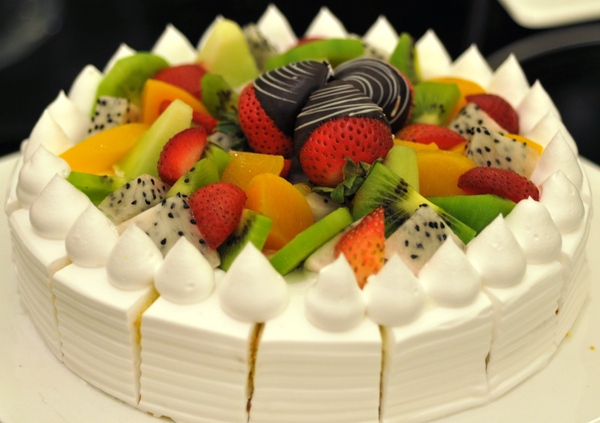 cream fruit cake