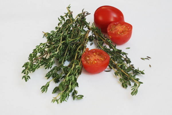 Thyme and tomatoes