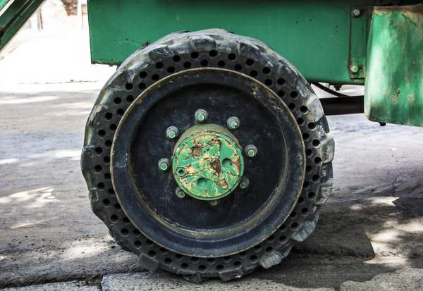 Solid Rubber Tractor Tire