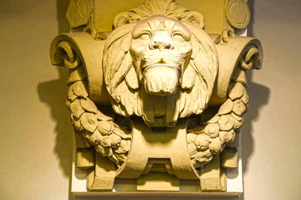 stucco lionhead