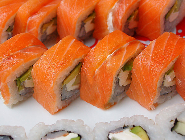 Sushi roll: Sushi rolls with salmon 