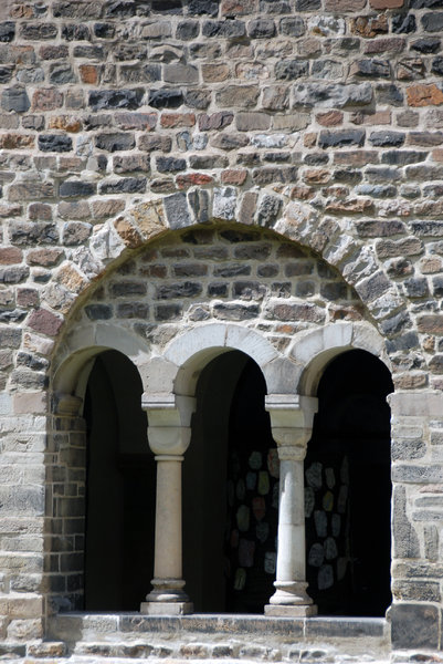 Romanesque elements of medieva