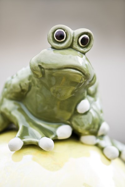 Funny frog: frog statuette