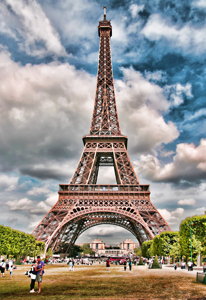 Eiffel tower: No description