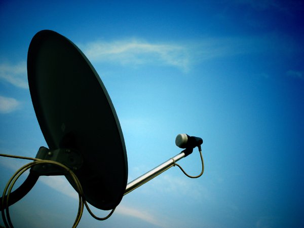 Antenna: Very good image depicting network and communication.This image is of my DTH