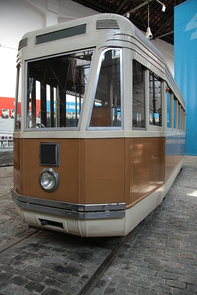 Tram 2