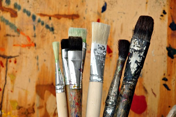 Brushes: Old brushes for painting.