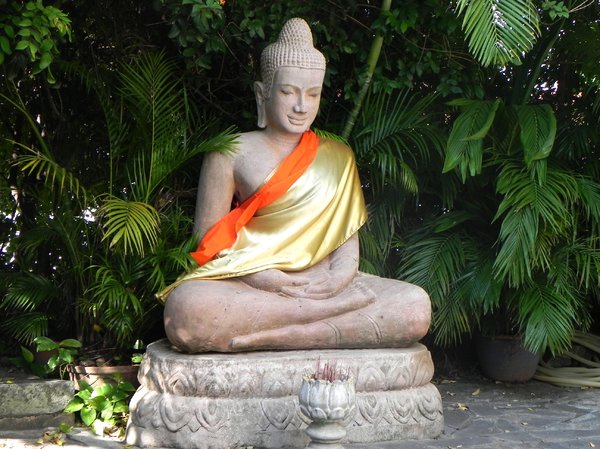 buddha statue: none