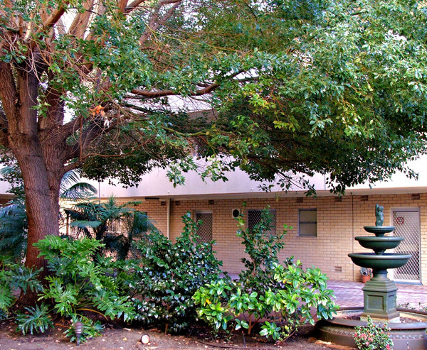 courtyard garden shelter