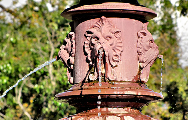 historic garden fountain2