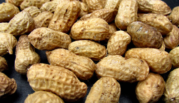 unshelled peanuts1