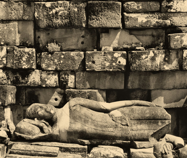 reclining Buddha remains