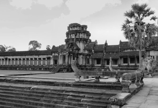 Angkor approach2