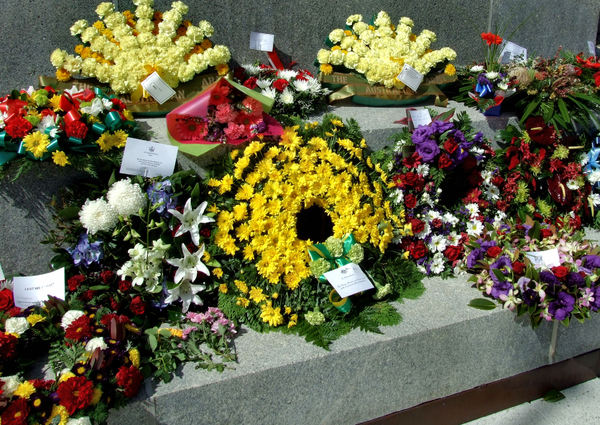 memorial flowers1