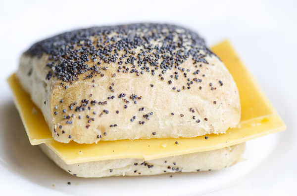 Poppy seed bread: Poppy seed bread with cheese
