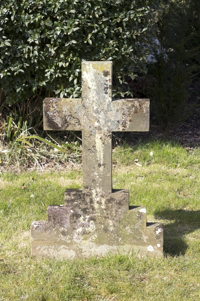 Graveyard cross | Gratis stock foto's - Rgbstock - gratis afbeeldingen