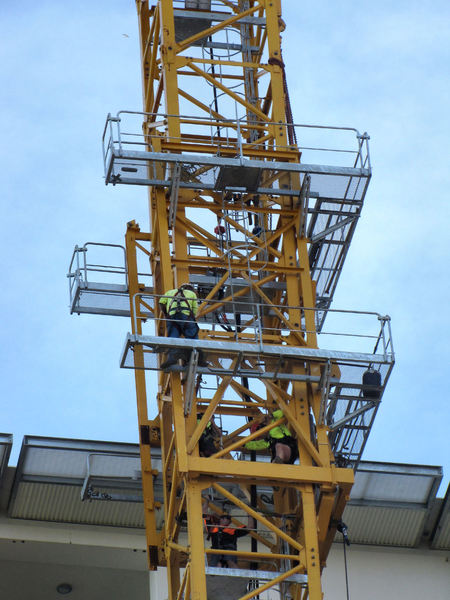 cranes & construction 14: crane active on construction site