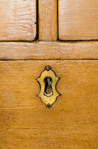Keyhole: Cabinet keyhole