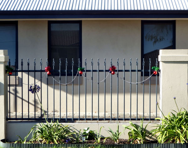 decorated fence1