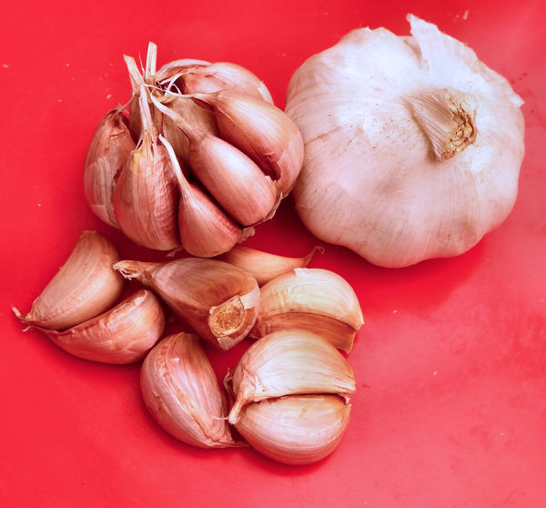 garlic cloves1