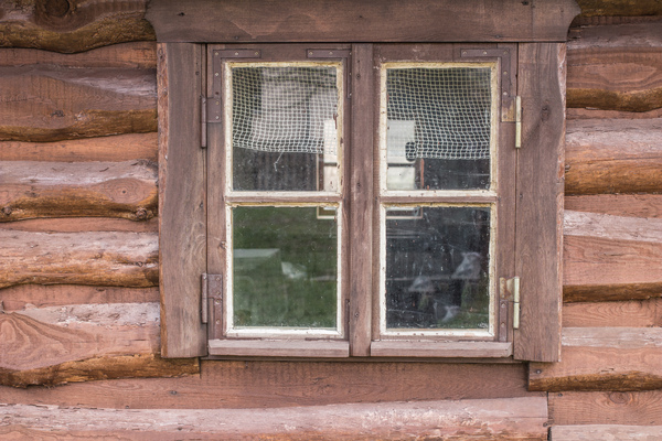 Stare drewniane okno