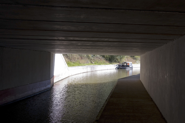 Canal tunnel