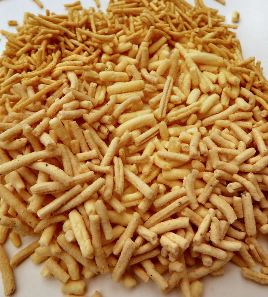 spicy Indian noodle snacks2