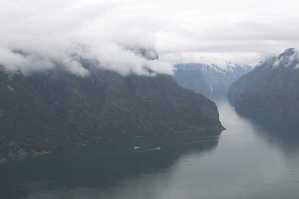 Sombre fjord