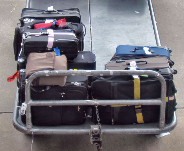 airport baggage trolley1