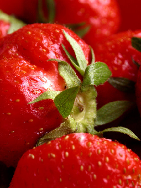 Strawberry-closeup: a strawberry-closep. they were pretty tasty.. :-)