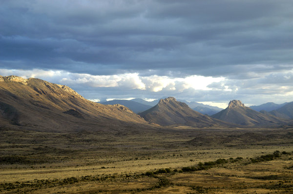Ancient land: Karoo mountains and plains just West of Prince Albert.NB: Credit to read 