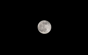 Full moon: A clear picture of the full moon
