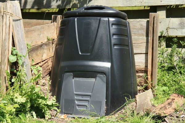 Compost bin: 