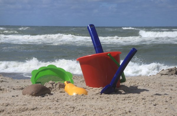 Beach Toys: Childrens toys at the beach