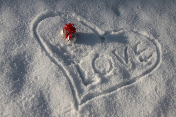 Christmas love 2: Christmas baubles in a snow heart with love