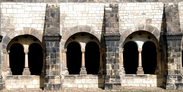 Romanesque arcade in german ch: Aracades in german medieval church