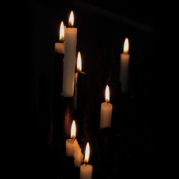 Kaarsen in de kerk: 