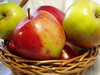 apple basket 02: second closeup