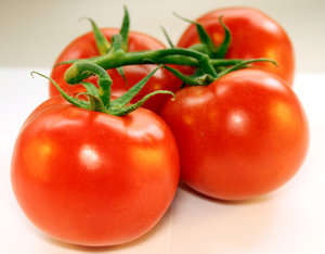 tomato 1: red tomatos before I eat them