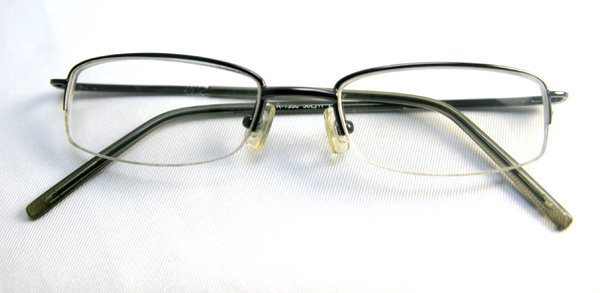 eye glasses: 