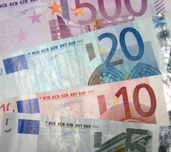 euro 4: euro bills