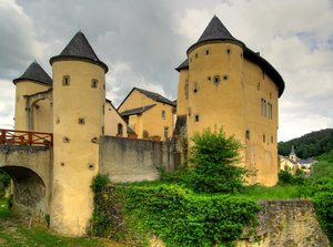 Castle - HDR: Chateau De Bourglinster in Luxembourg