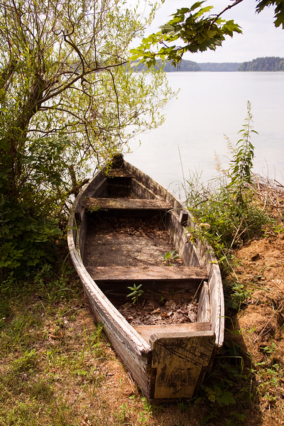 Old boat: Abandoned wooden boat