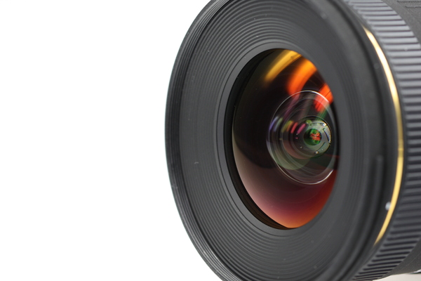 Lens Close-up 1: A wide-angle DSLR lens