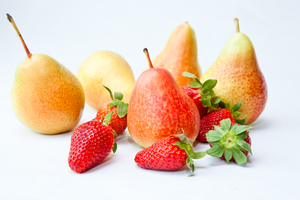 Fresh Fruits 1: Photo of fresh strawberries and honey pears