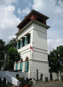 Watch Tower: Syahbandar Tower. This 18 meters tall building is situated about 50 meters from the Maritime Museum and was a watch tower that acted as a signal box and observation post since 1839 over the roads of Batavia. The tower lost its function after 1886 when the